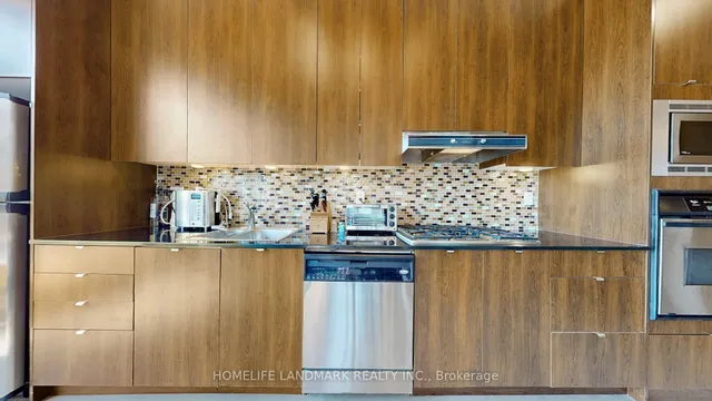 Additional image 19 of 23 Brant St Unit 712