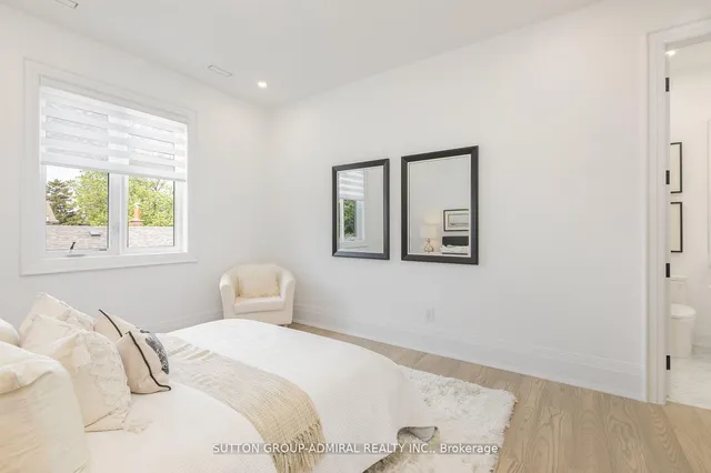 Additional image 20 of 125 Regina Ave