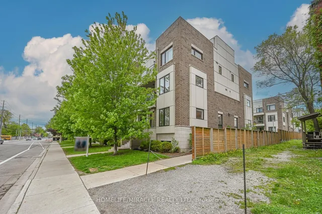 Additional image 2 of 256 ROYAL YORK Rd Unit 114