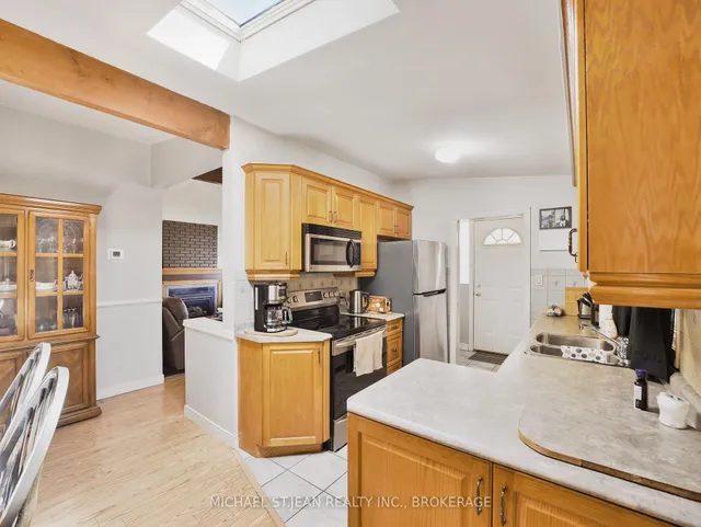 Additional image 9 of 82 Deschene Ave