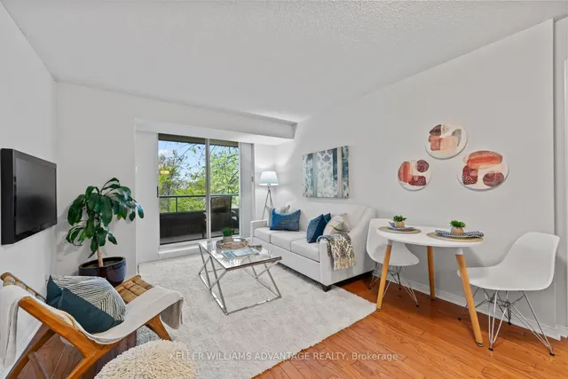 Additional image 3 of 1733 Queen St Unit 210