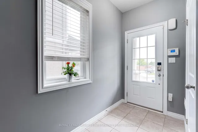 Additional image 3 of 122 Dundas St Unit 17