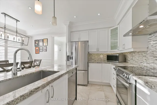 Additional image 12 of 5915 Whitehorn Ave