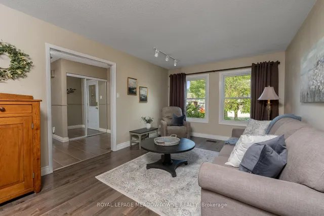 Additional image 8 of 7 Deerwood Cres