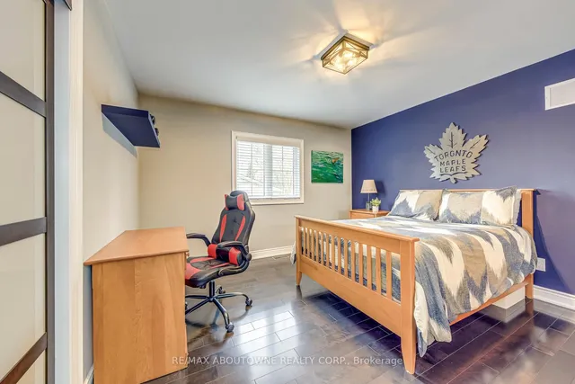 Additional image 42 of 20 Vinegar Hill St