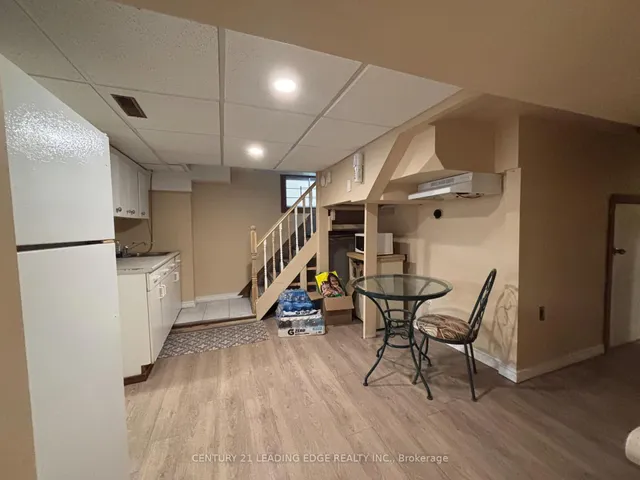 Additional image 22 of 106 Whitney Ave