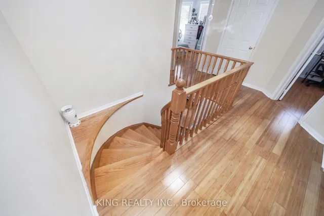 Additional image 19 of 24 Snow Leopard Crt