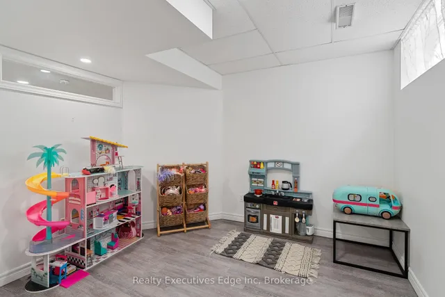 Additional image 35 of 524 Snowdrop Crt