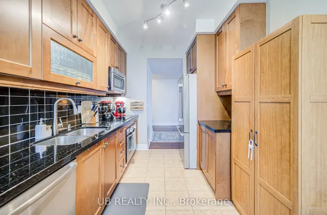 Additional image 30 of 35 Balmuto St Unit 3201