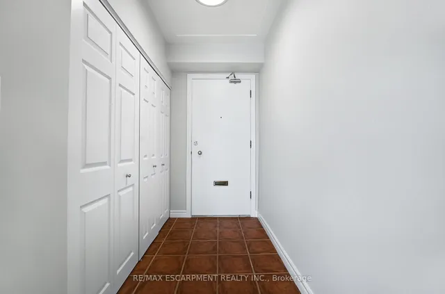 Additional image 3 of 8 Woodman Dr Unit 708