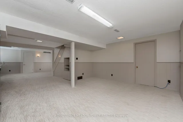 Additional image 36 of 7 Deerwood Cres