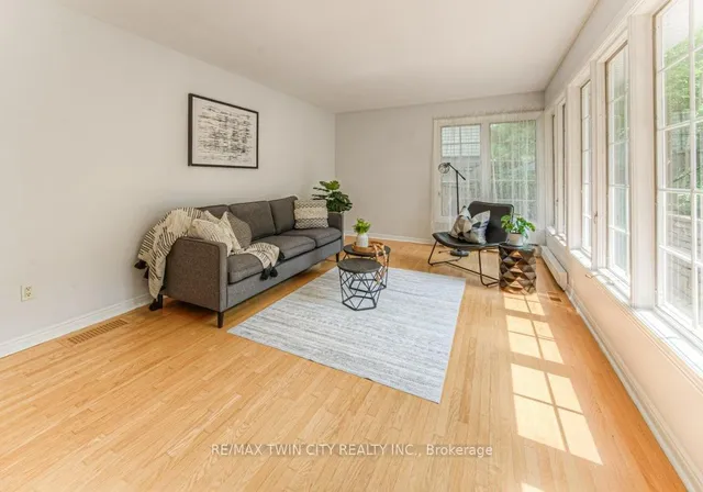 Additional image 13 of 211 RIPPLEWOOD Cres