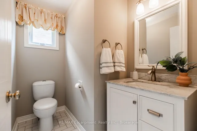 Additional image 11 of 461 Golden Oak Dr