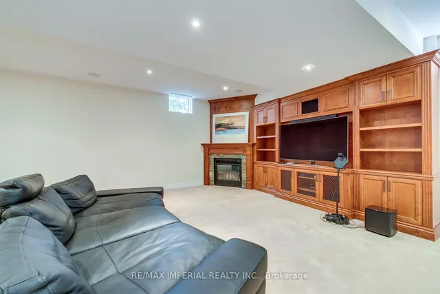 Additional image 42 of 2382 Robmar Dr