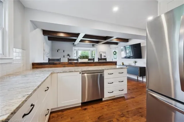 Additional image 10 of 325 Patricia Ave