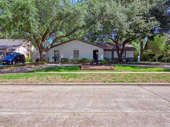 1110 Cheshire Ln, Houston, TX 77018