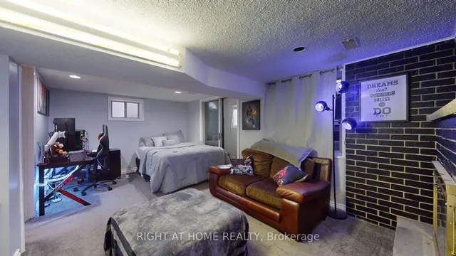 Additional image 29 of 15 Maple Bush Ave