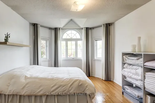 Additional image 33 of 23 White Ave