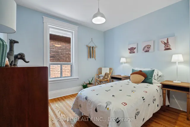 Additional image 43 of 33 Holton Ave