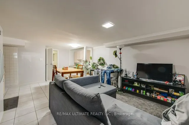 Additional image 43 of 1425 Lansdowne Ave