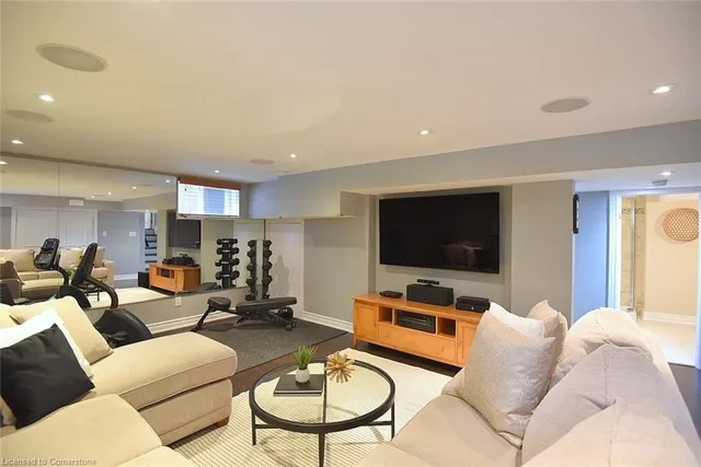 Additional image 38 of 626 Vanderburgh Dr