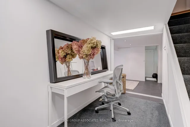 Additional image 31 of 215 Christie St