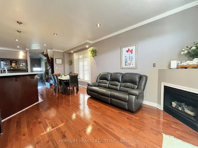 Additional image 6 of 516 Lumberton Cres