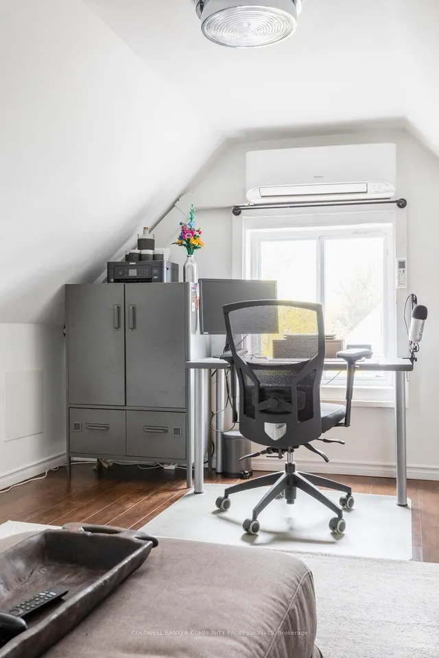 Additional image 46 of 208 Balmoral Ave