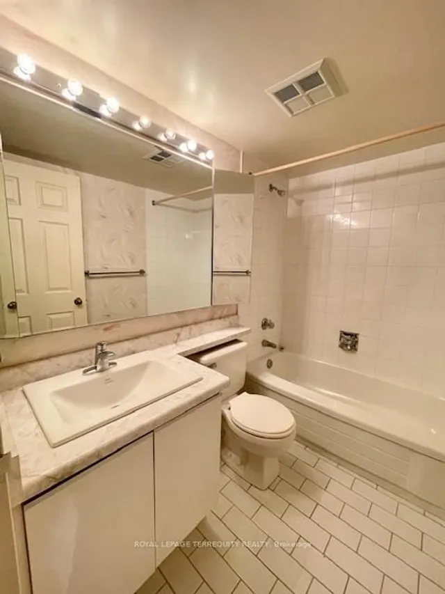 Additional image 30 of 100 County Court Blvd Unit 309