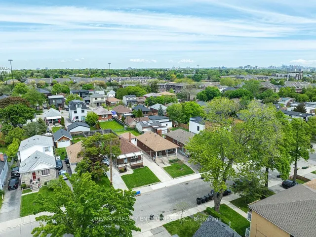 Additional image 32 of 68 Algoma St