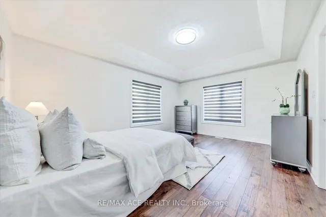 Additional image 23 of 1 Goldthread Terr