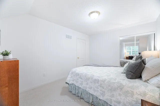 Additional image 33 of 908 Lancaster Blvd