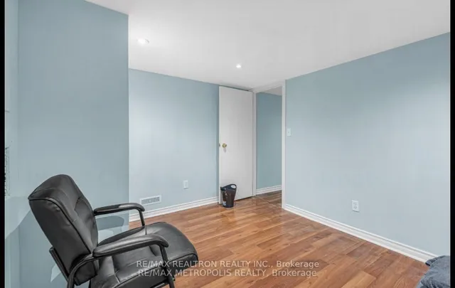 Additional image 16 of 489 St Clarens Ave