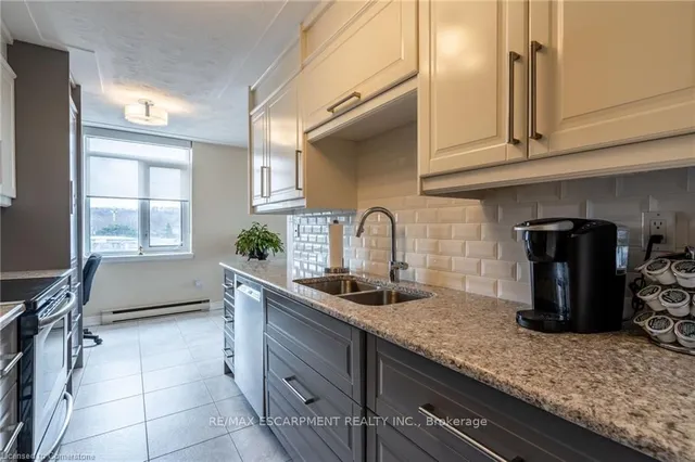 Additional image 14 of 40 Harrisford St Unit 402