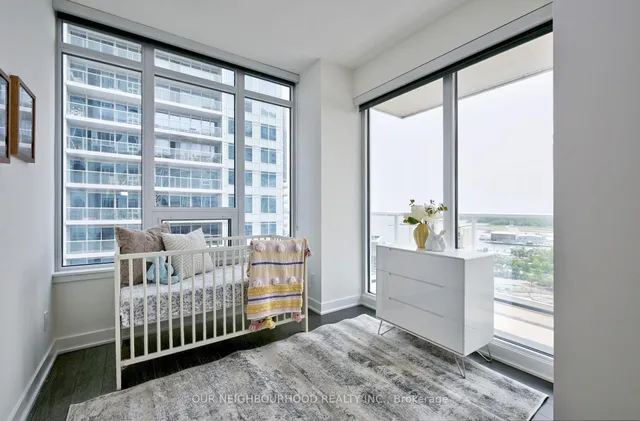 Additional image 10 of 19 Bathurst St Unit 2111