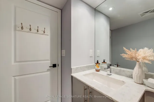 Additional image 6 of 125 Western Battery Rd Unit 711