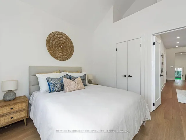 Additional image 23 of 886 Runnymede Rd