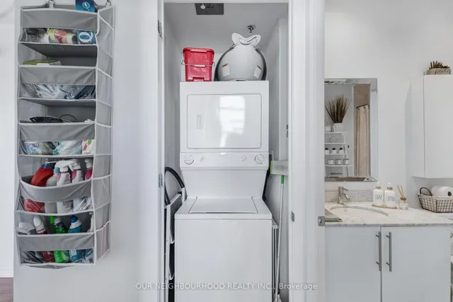 Additional image 28 of 736 Dundas St Unit PH2