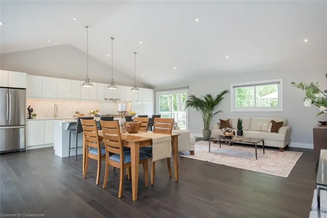 Additional image 5 of 6 Kew Crt