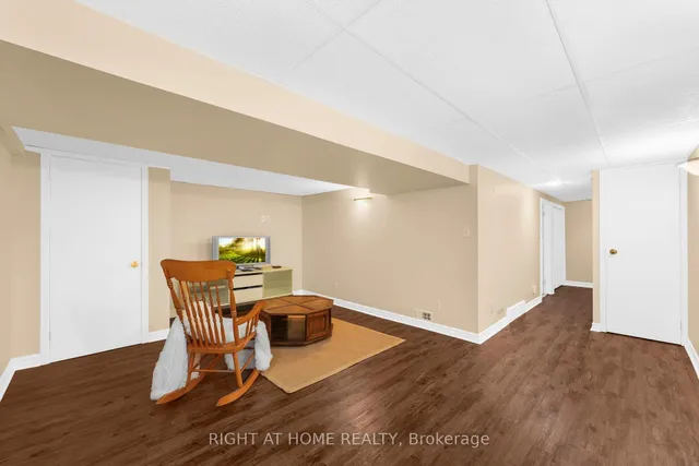 Additional image 33 of 30 Village Crt