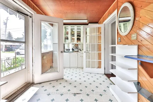 Additional image 5 of 2439 Prospect St