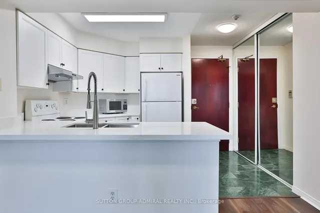 Additional image 5 of 750 Bay St Unit 2002