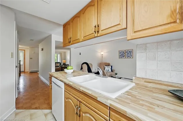 Additional image 13 of 2066 Brant St Unit 3