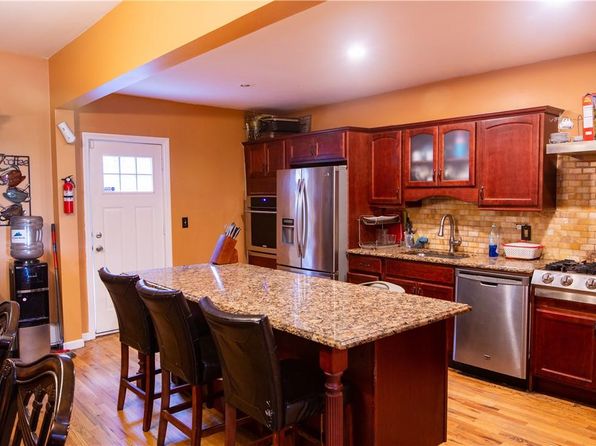 133 Father Zeiser Pl, Bronx, NY 10468