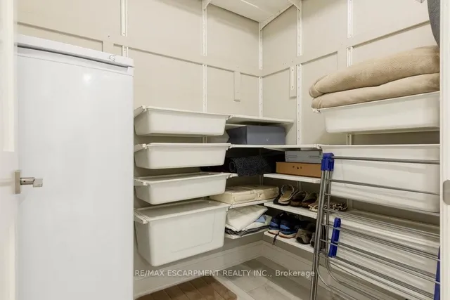 Additional image 22 of 208 BOLD St Unit 102