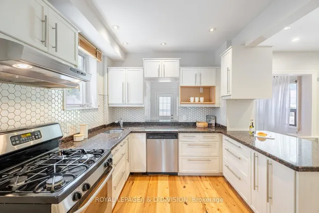 Additional image 11 of 256 Mortimer Ave