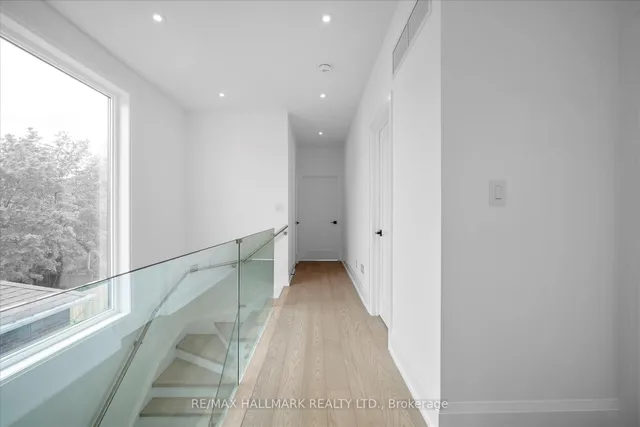 Additional image 22 of 40 Manderley Dr