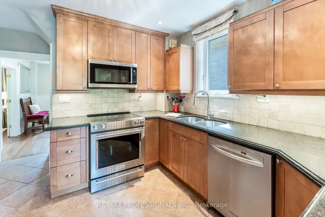 Additional image 17 of 444 Prince Edward Dr