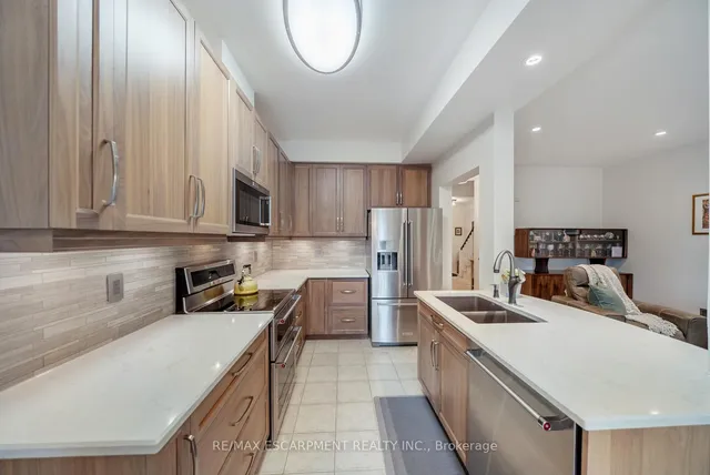 Additional image 14 of 16 OLIVIA Pl