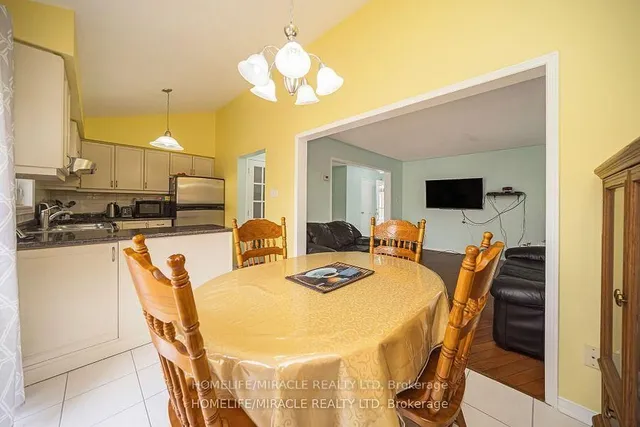 Additional image 5 of 31 Larkspur